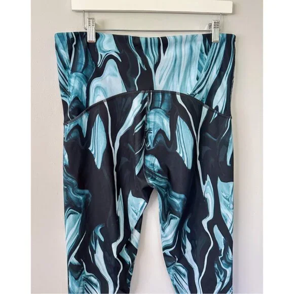 Spanx Blue Marble Print Leggings - Size 1X - Picture 9 of 10